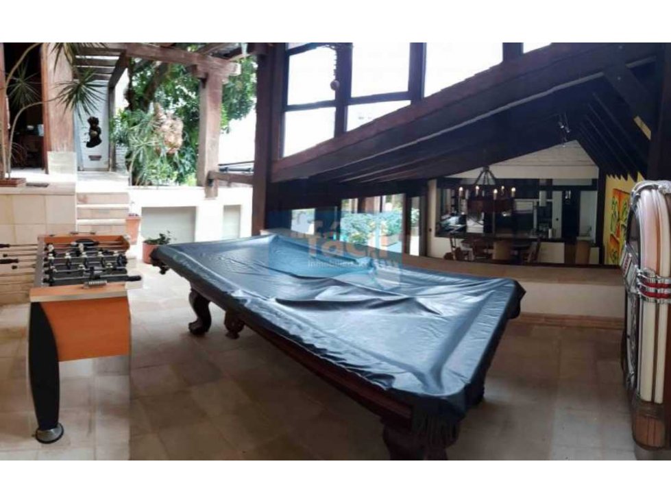 Casa remodelada con piscina y 5 garajes- barrio San.Antonio- Cali — foto 3