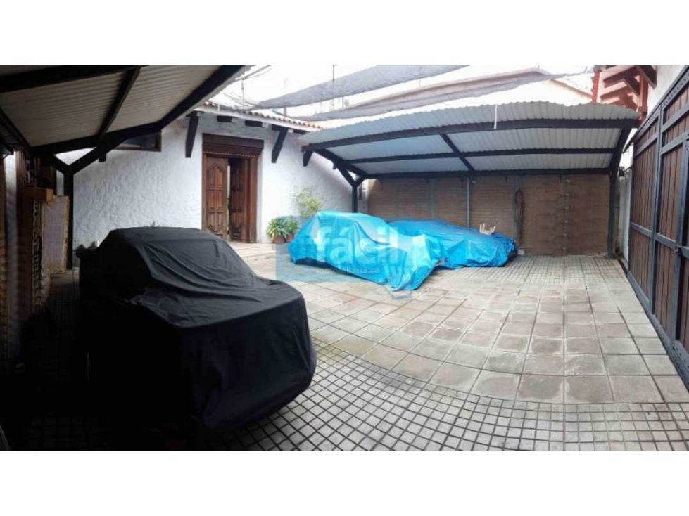 Casa remodelada con piscina y 5 garajes- barrio San.Antonio- Cali — foto 2