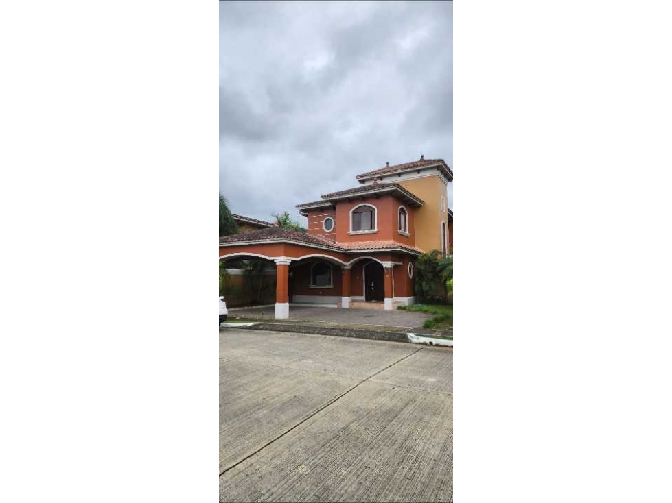 CASA EN EL DORAL COSTA SUR CIUDAD DE PANAMÁ