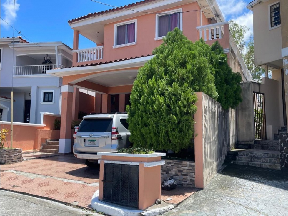 Casa con Pizcina residencial el Doral altos de Panamá — foto 2