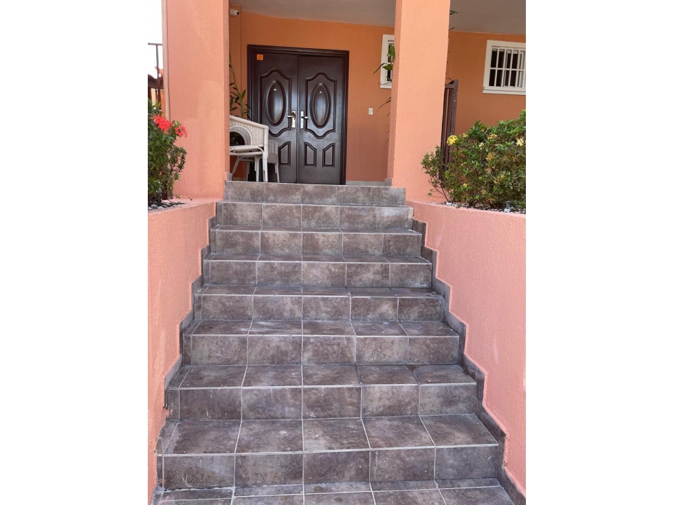 Casa con Pizcina residencial el Doral altos de Panamá — foto 5