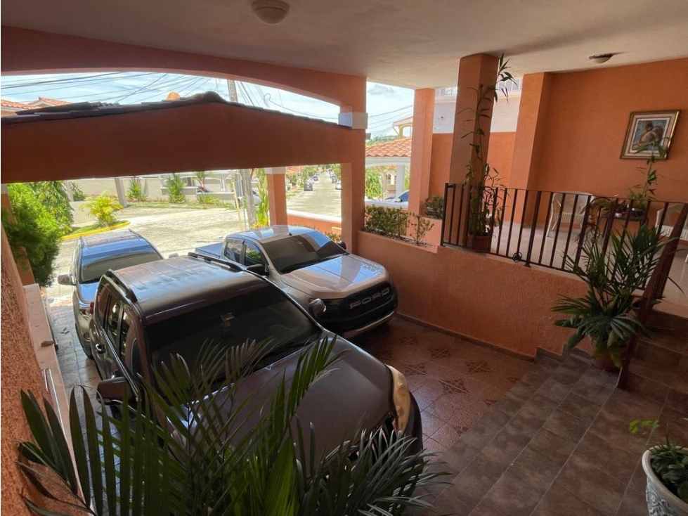 Casa con Pizcina residencial el Doral altos de Panamá — foto 6