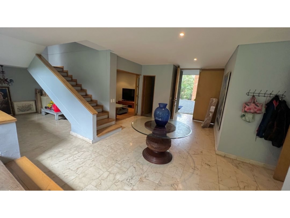 Casa en Venta en El Poblado - La Frontera, Medellín - 1.075 m² — foto 4