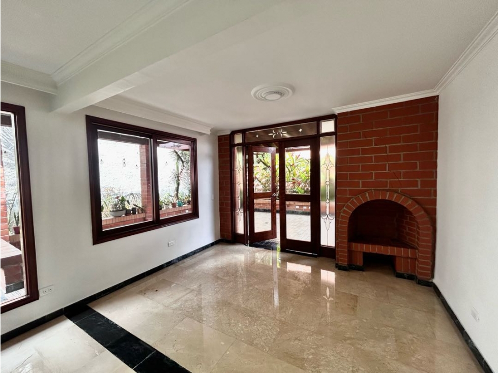 Casa en El Poblado Loma de Los Parra, 3 alcobas, estudio, jardín inter — foto 3
