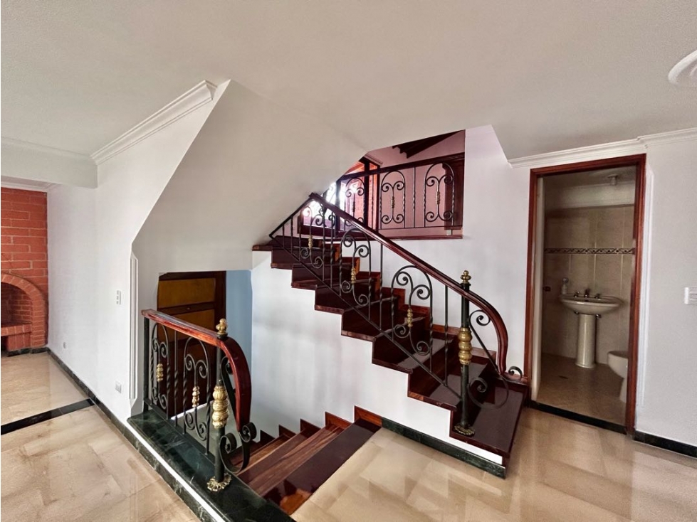 Casa en El Poblado Loma de Los Parra, 3 alcobas, estudio, jardín inter — foto 4