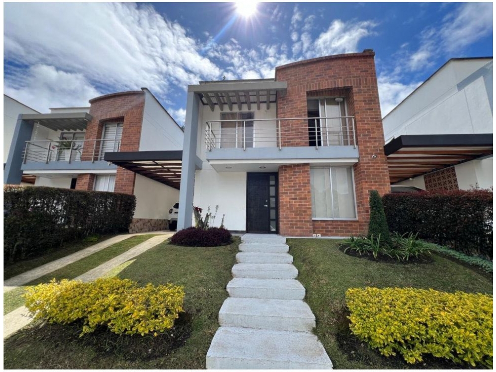 Casa en el retiro unidad cerrada