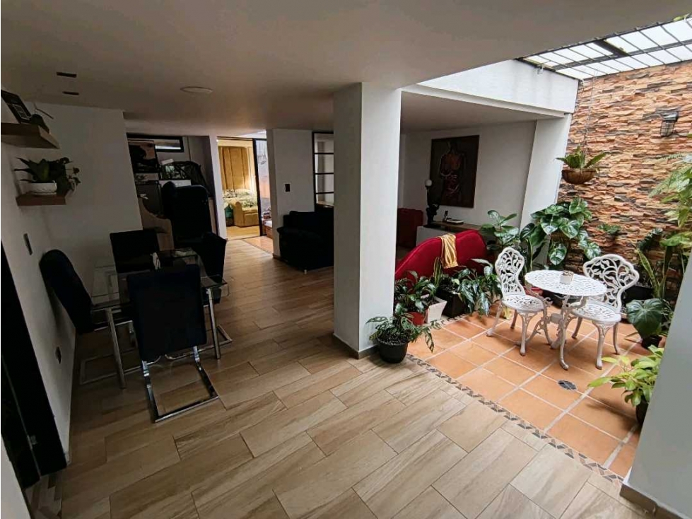 Casa en en venta primer piso esquinera , san Joaquín