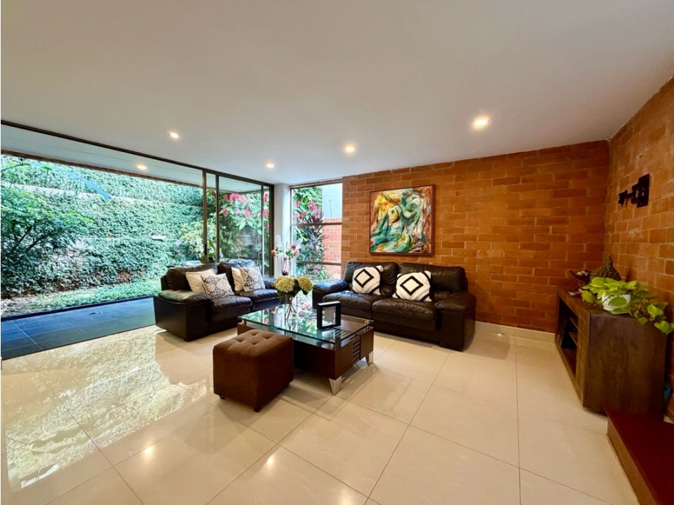 CASA DE 3 NIVELES EN ENVIGADO - EL ESMERALDAL