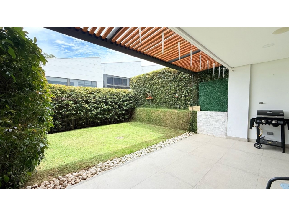 Casa en Envigado, Sector la Intermedia cerca al colegio Montessori