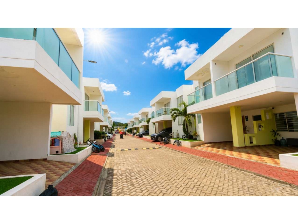 Casa en excelente ubicación rodadero sur -060