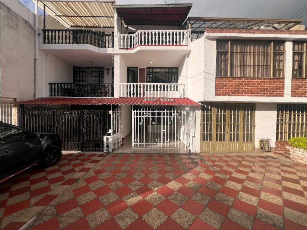 Casa en fusagasuga de 4.5 x 21 m - 1