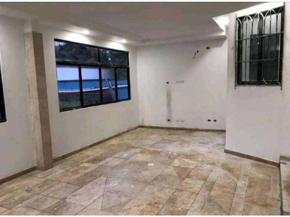 CASA EN HATO PINTADO DE 3 NIVELES 435M2 REMODELADA — foto 3