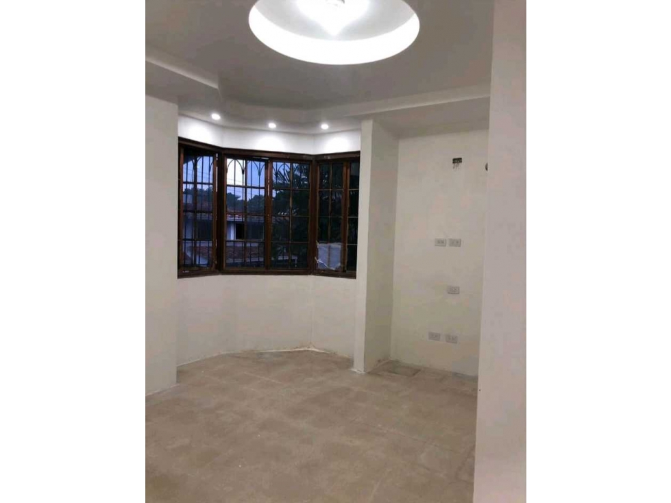 CASA EN HATO PINTADO DE 3 NIVELES 435M2 REMODELADA — foto 5