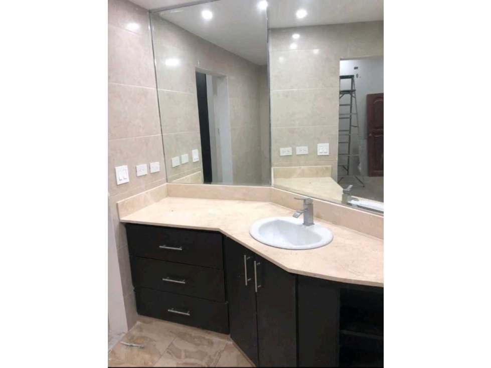 CASA EN HATO PINTADO DE 3 NIVELES 435M2 REMODELADA — foto 6