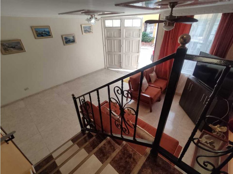 Casa En La Urbanización El Tesoro En La Mesa - 2