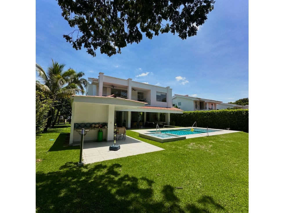 Casa en La Viga con Piscina y 4 Habitaciones