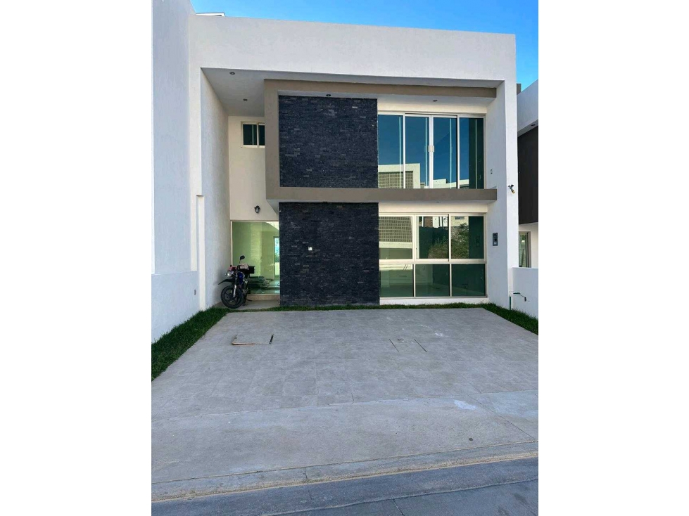 CASA EN LINDA VISTA TRES MARIAS NUEVA GRANDE