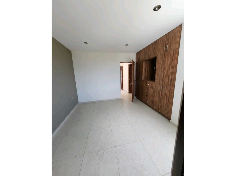CASA EN LINDA VISTA TRES MARIAS NUEVA GRANDE — foto 4