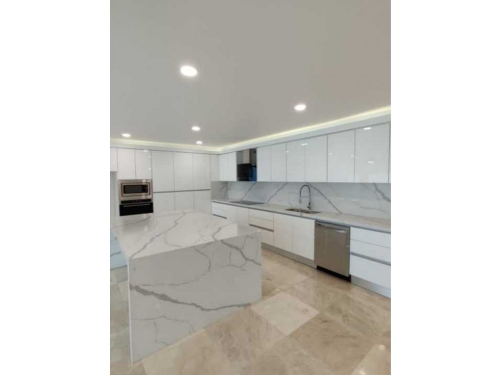MODERNA CASA REMODELADA DE 4 RECÁMARAS LOS ANGELES