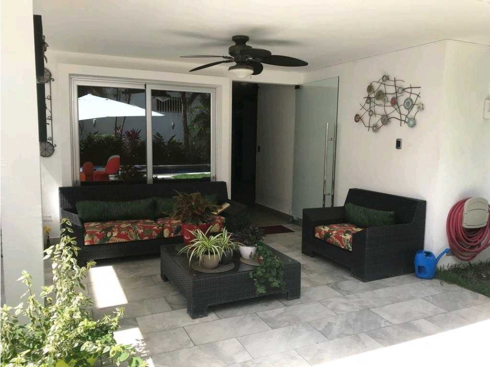 CASA DUPLEX EN OBARRIO REMODELADA CON PATIO 4REC 4.5B CBE 441M2 — foto 5