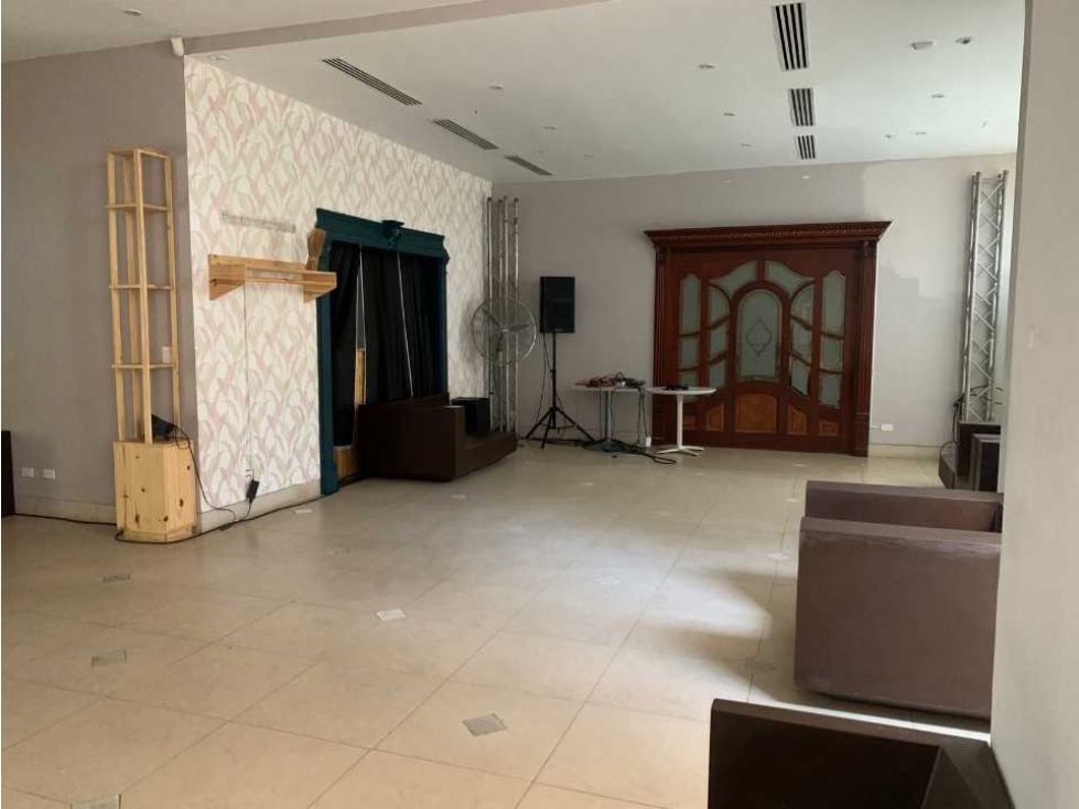 CASA EN OBARRIO PUEDE SER USO COMERCIAL - 1