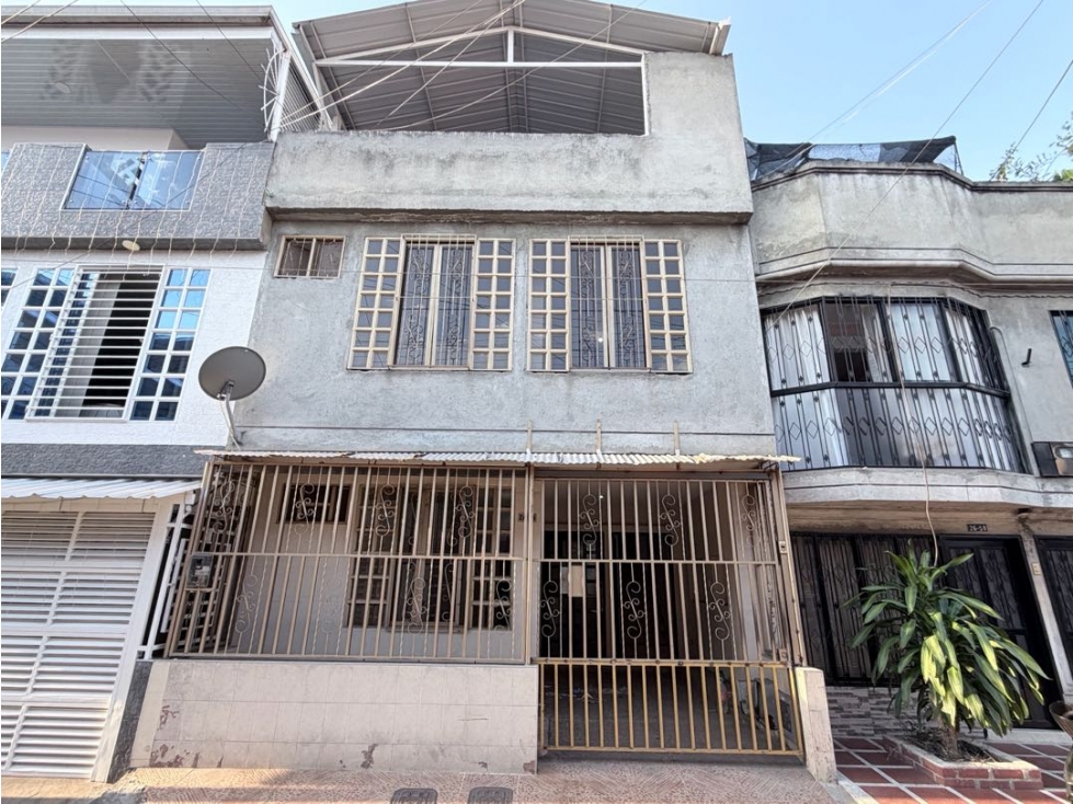 CASA BIFAMILIAR EN VENTA PALMIRA BARRIO LAS AMERICAS