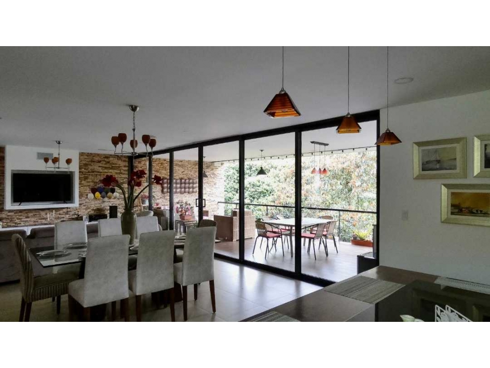 Casa de un nivel en parcelación con bosque nativo en el Retiro — foto 4