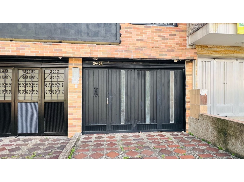 CASA EN CASTELLANA PRIMER PISO PARA REMODELAR — foto 2