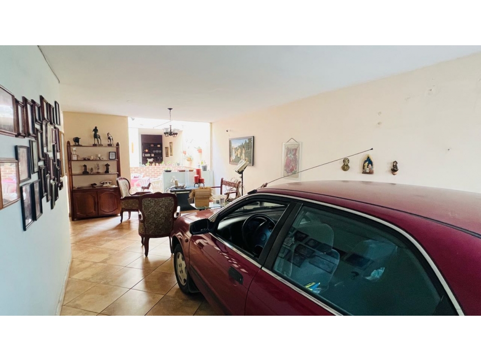 CASA EN CASTELLANA PRIMER PISO PARA REMODELAR — foto 4