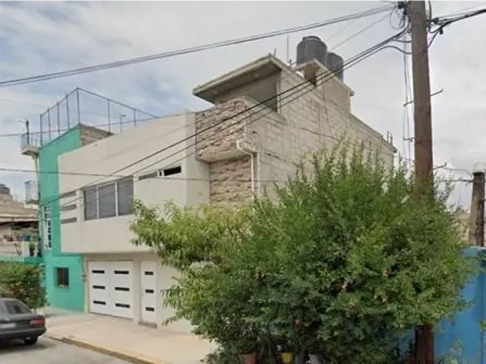 Casa en Remate en La Perla, Nezahualcóyotl, México - 3