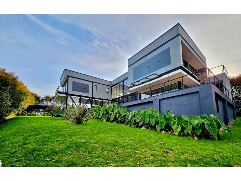 Casa en Renta Amoblada - Alto de las Palmas