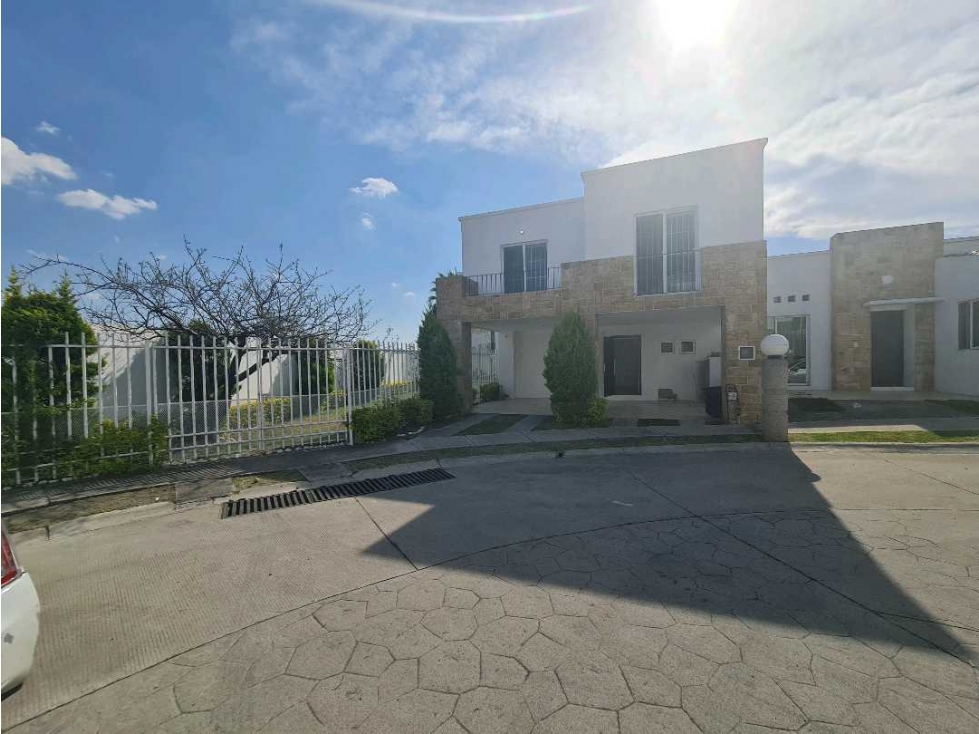 RENTA CON AMPLIO JARDIN, EL DESEO LOMAS DE ANGELOPOLIS 2. Sin muebles - 1