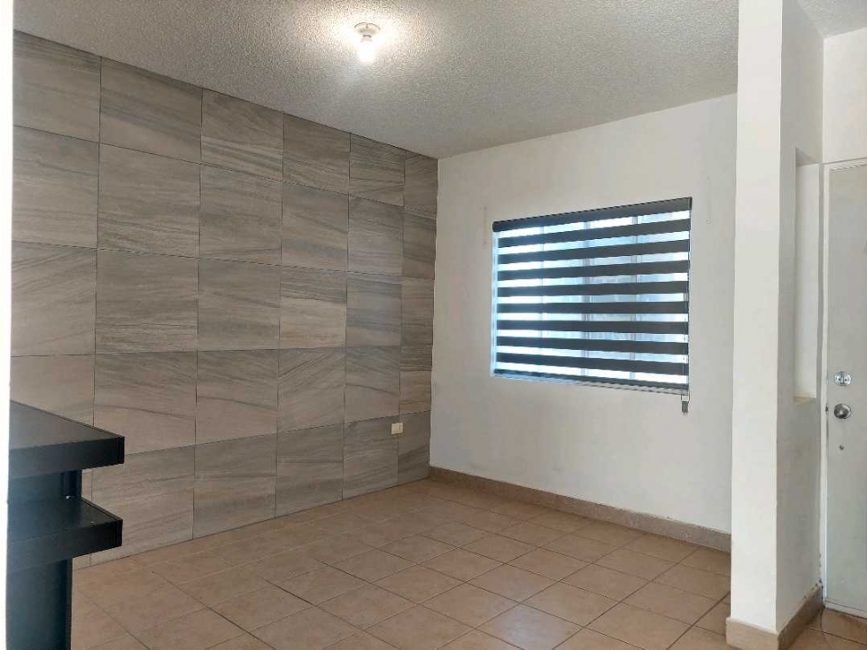 casa en renta Cd. Juárez fracc. Canto de Calabria cerrada Cosenza — foto 2