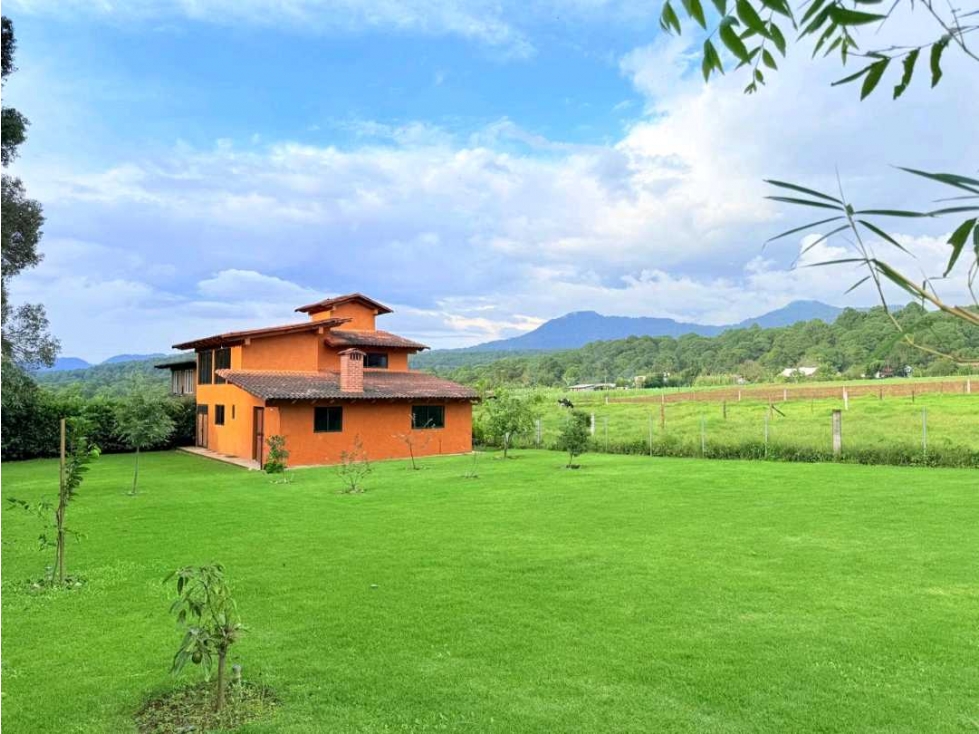 CASA EN RENTA, CERRO COLORADO.
