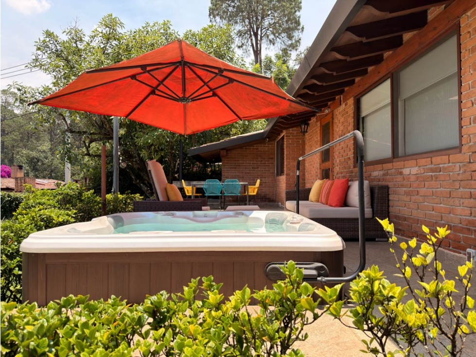 CASA EN RENTA COMPARTIDA | JACUZZI | JARDIN | ALBERCA | AVANDARO