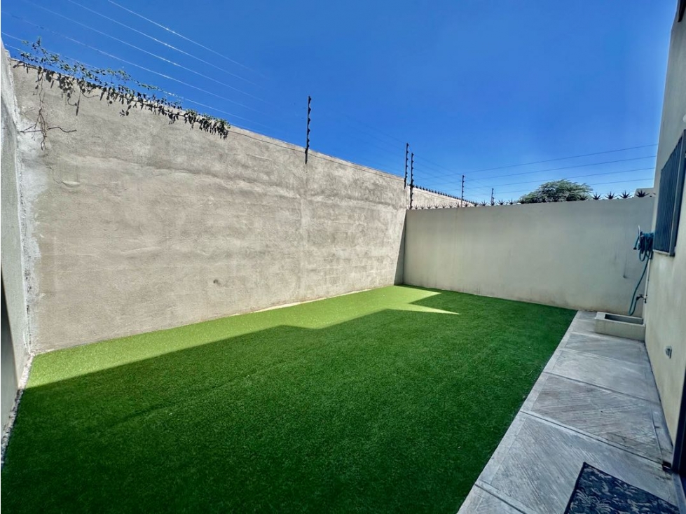 Casa en renta de tres pisos con PANELES en Lumina Dominio Cumbres — foto 3