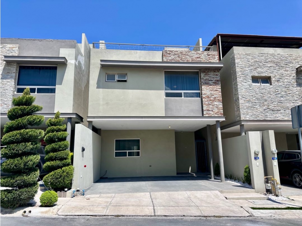 Casa en renta de tres pisos con PANELES en Lumina Dominio Cumbres — foto 4