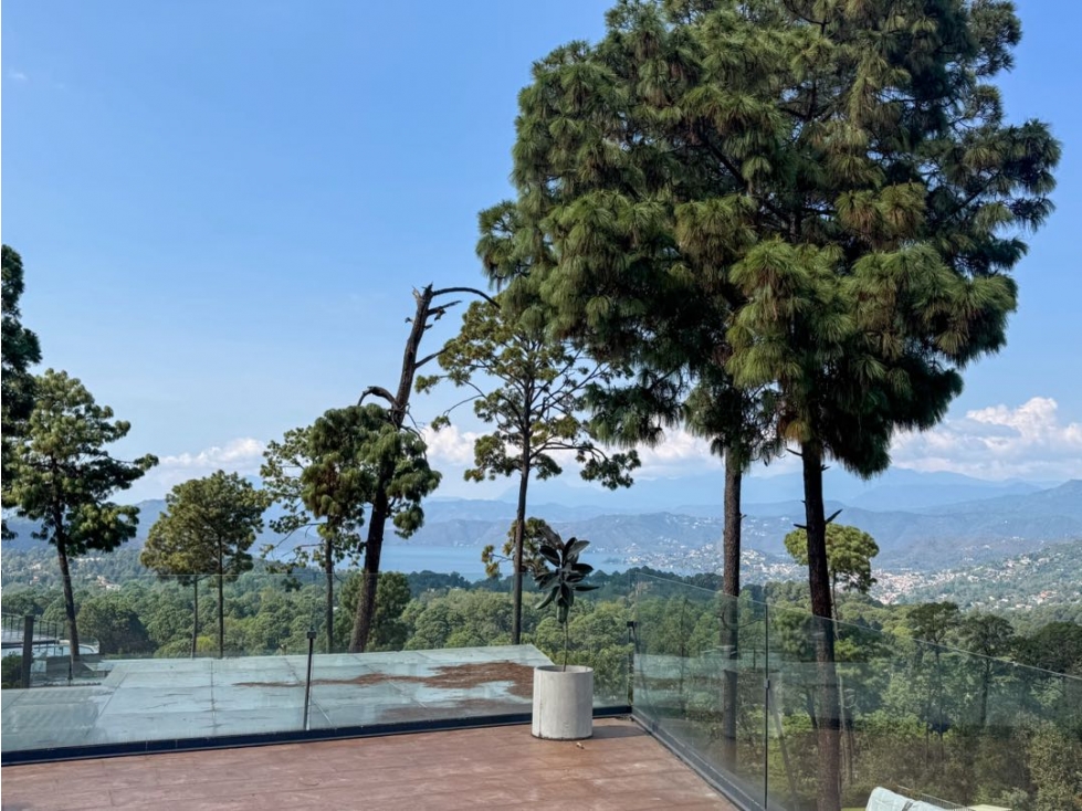 CASA EN RENTA EN AVANDARO || VALLE DE BRAVO || VISTA AL LAGO — foto 3