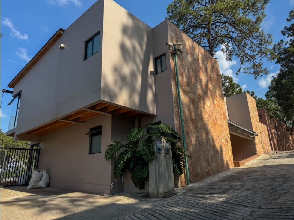 CASA EN RENTA EN AVANDARO || VALLE DE BRAVO || VISTA AL LAGO — foto 4