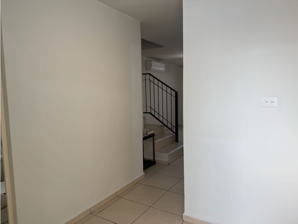 CASA EN RENTA EN CAPELLANIA RESIDENCIAL EN APODACA EQUIPADA Y RECÁMARA — foto 4
