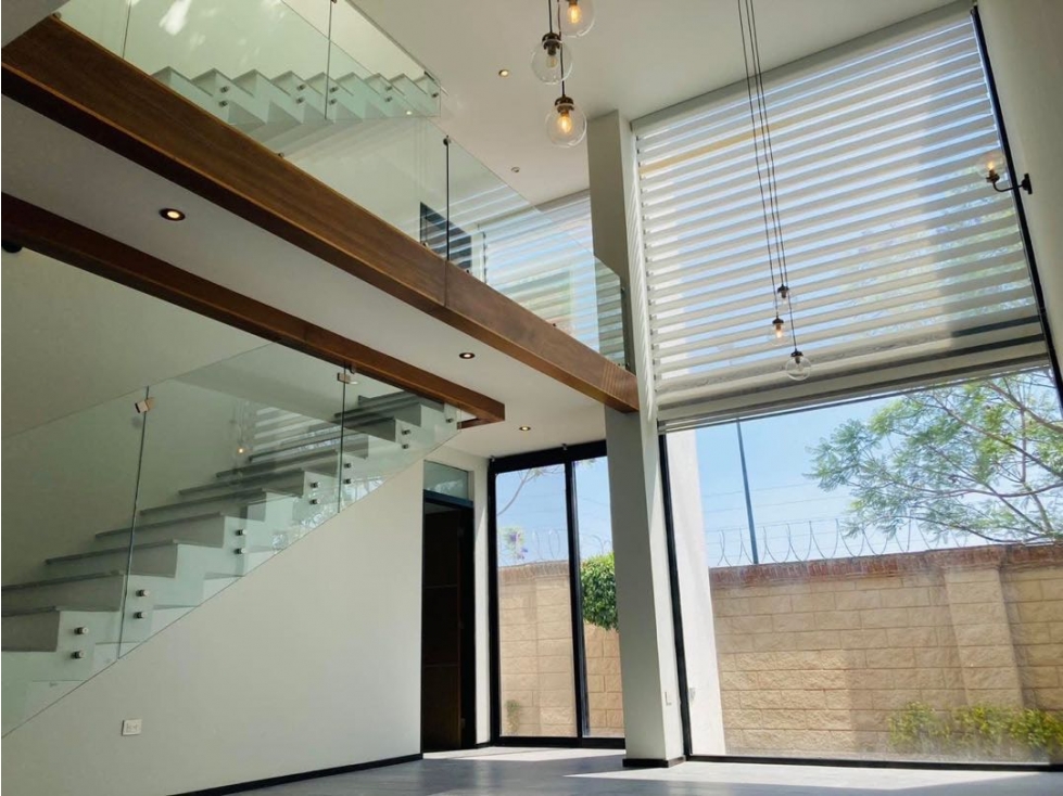 Casa en renta con recámara en planta baja y cluster con alberca - 4