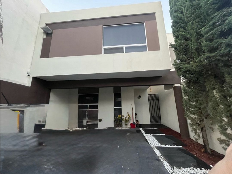 CASA EN RENTA EN CERRADAS DE SANTA ROSA PREMIER EQUPADA — foto 2
