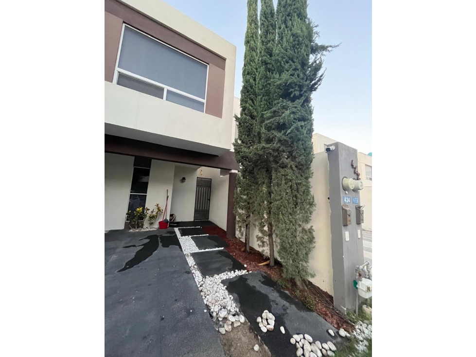 CASA EN RENTA EN CERRADAS DE SANTA ROSA PREMIER EQUPADA — foto 3