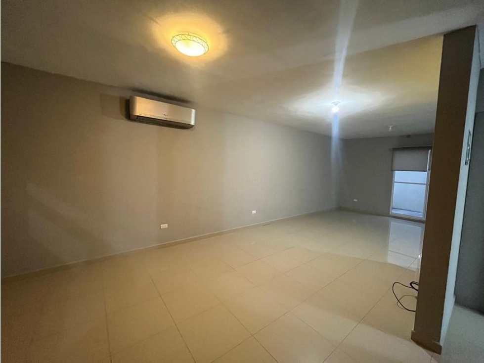 CASA EN RENTA EN CERRADAS DE SANTA ROSA PREMIER EQUPADA — foto 5