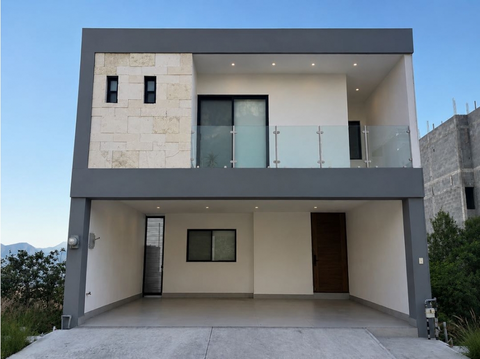 Casa en renta en Cumbres Elite Premier con Sótano
