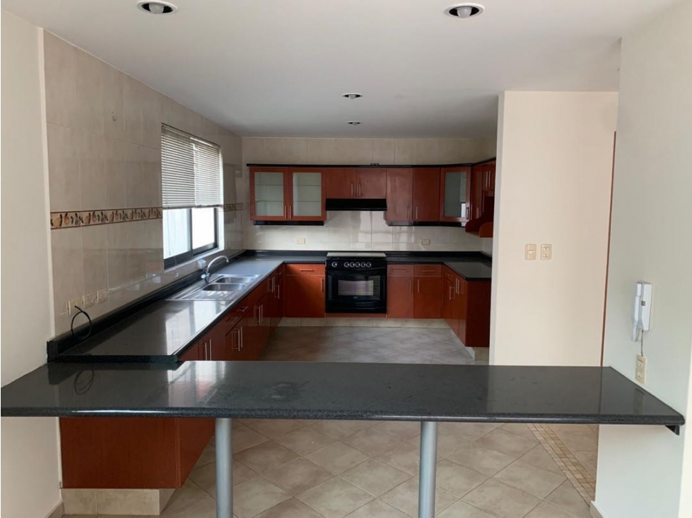 Casa en renta en Jardines de Zavaleta con buen jardín. A PARTIR 1 AGO — foto 6