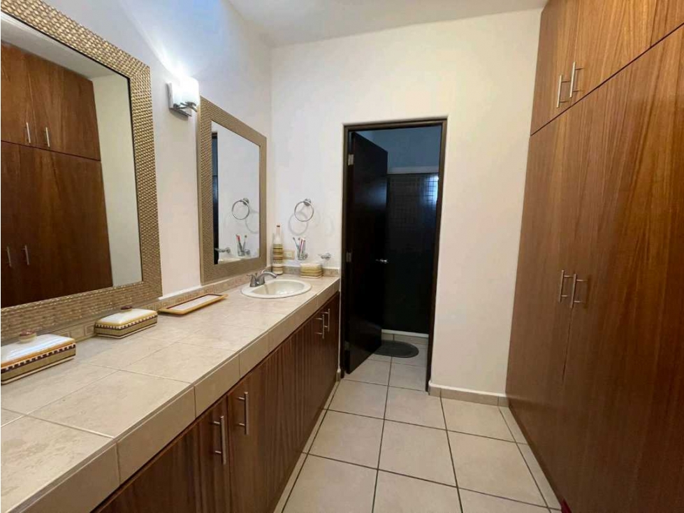 Casa en renta en Loma Encantada - 3