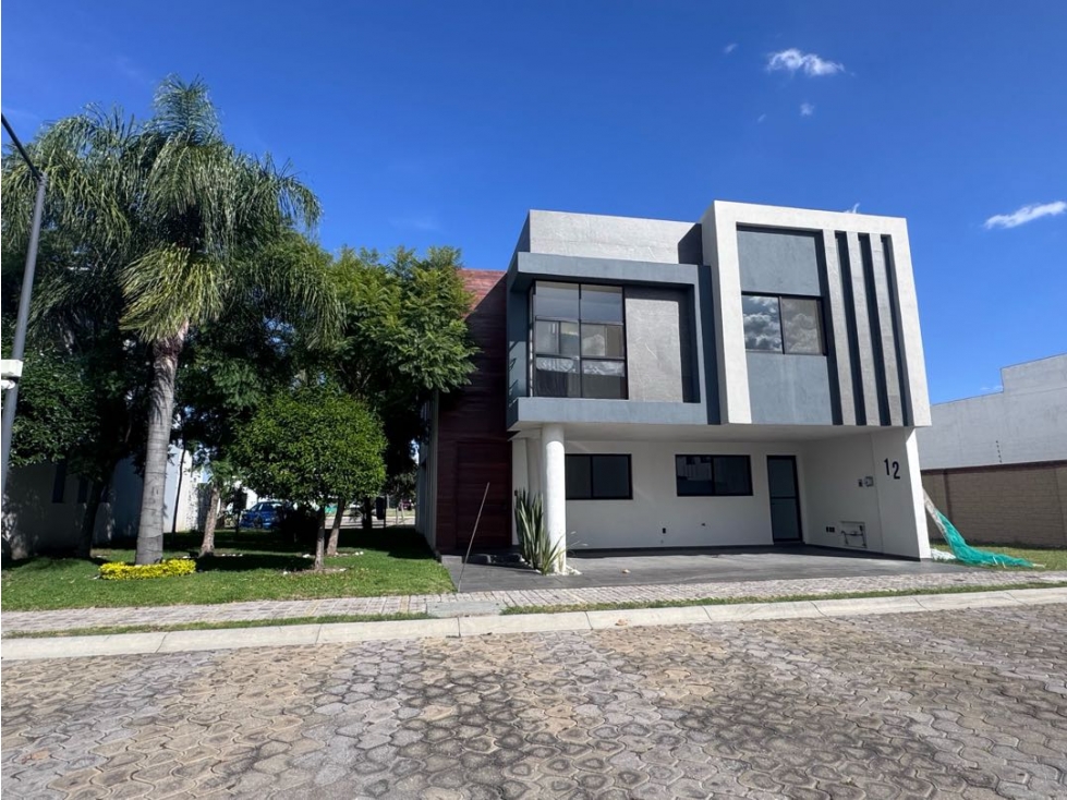 Casa en Renta en Lomas de Angelópolis III, Parque Chihuahua - 1