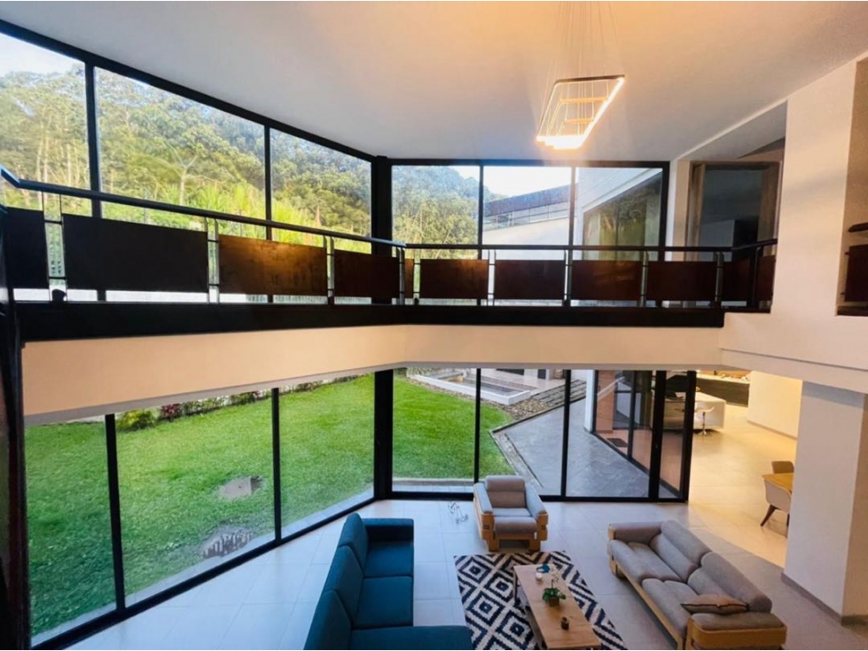Casa en Arriendo en Medellín Las Palmas — foto 2