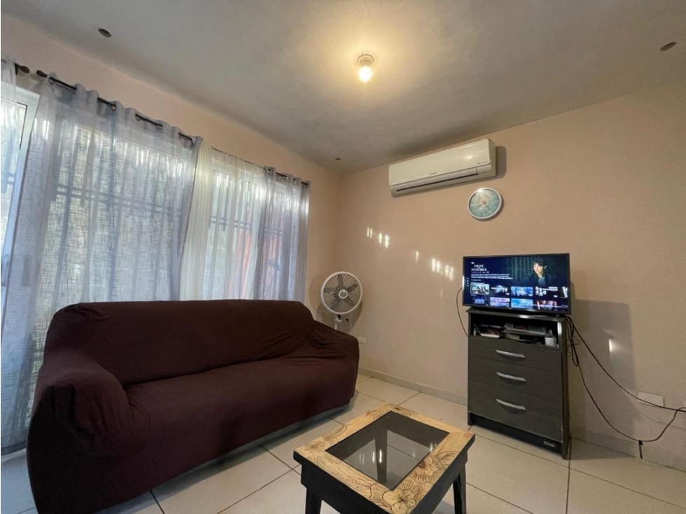 CASA EN RENTA EN PRIVADAS BORNEO EN APODACA AMUEBLADA Y ALBERCA — foto 2